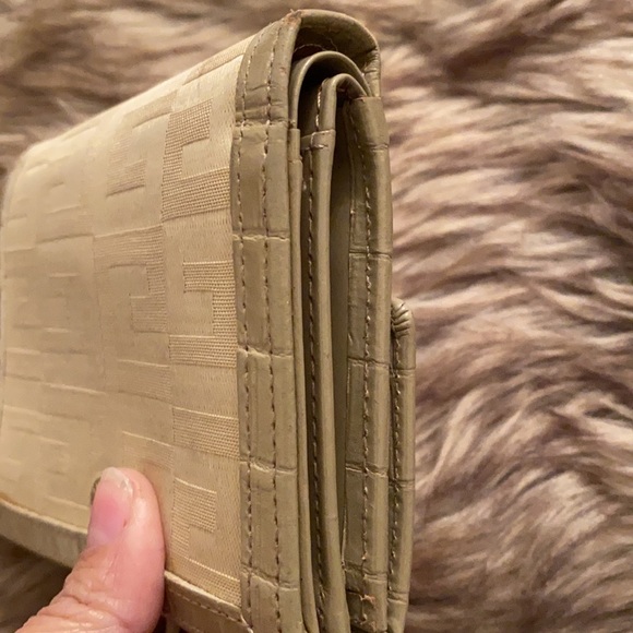 Givenchy compact wallet - Picture 4 of 5